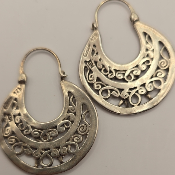 Elegant Silver Hoop Earrings - Picture 3 of 3